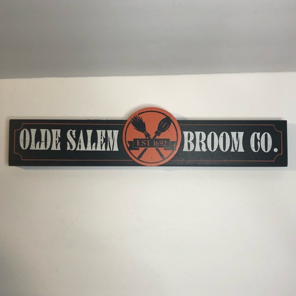 Halloween olde Salem broom co. Established 1692 wooden sign - Picture 11 of 15